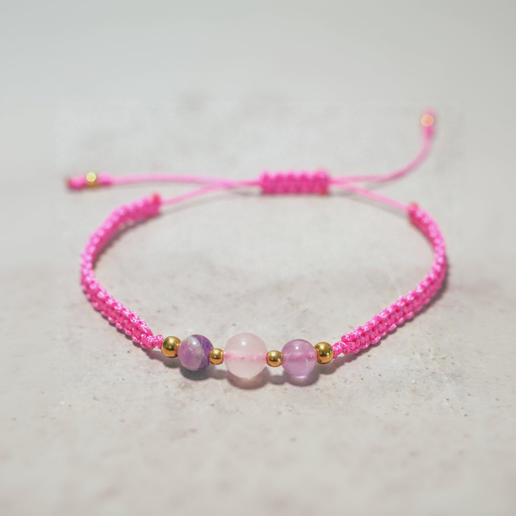 DESERT BLOOM | Macramé armband | fuchsia roze | goud