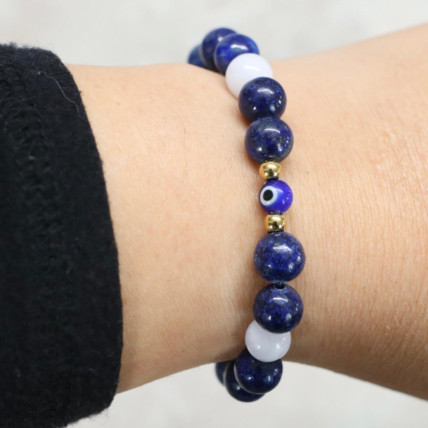 KOS CLARITY | Lapis lazuli & howliet armband | 8mm | Normal Fit