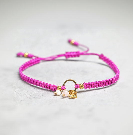 FUCHSIA HEART | Macramé armband | fuchsia | goud