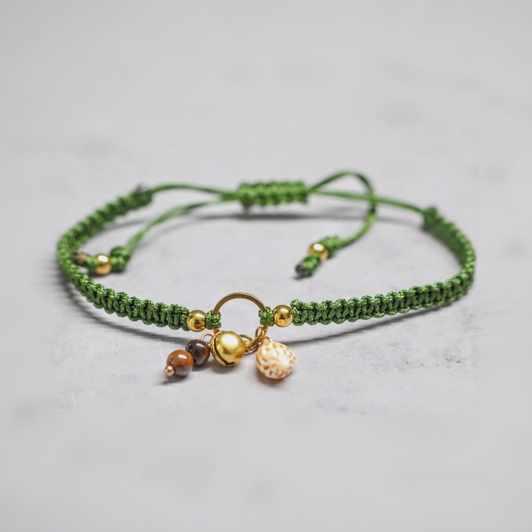 OLIVE SHELL | Macramé armband | olijfgroen | goud