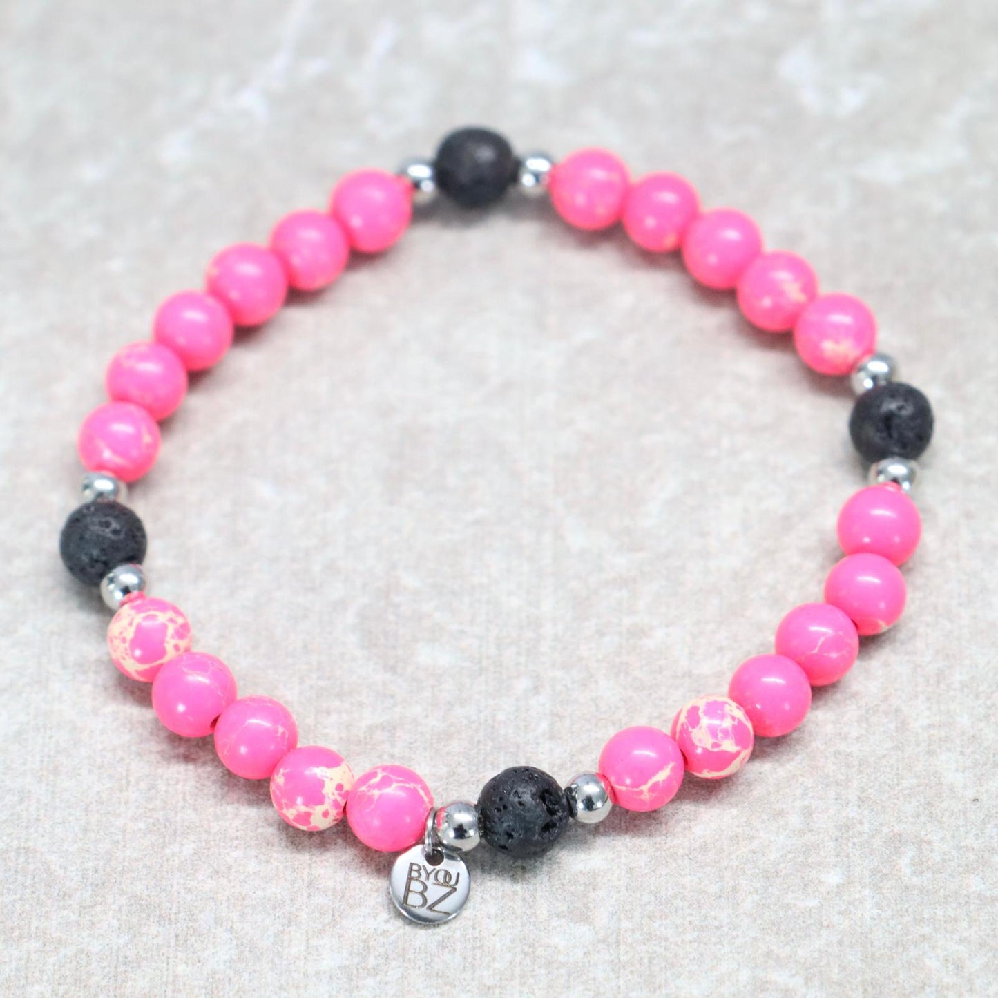 JOY VIVID TOKYO | Howliet & lavasteen armband | 6mm | Normal Fit
