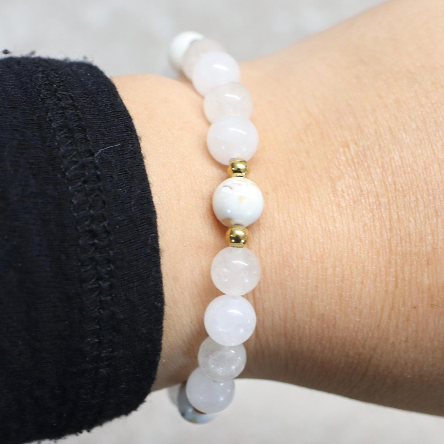 LINDOS LIGHT | Kwarts en howliet armband | 8mm | Normal Fit