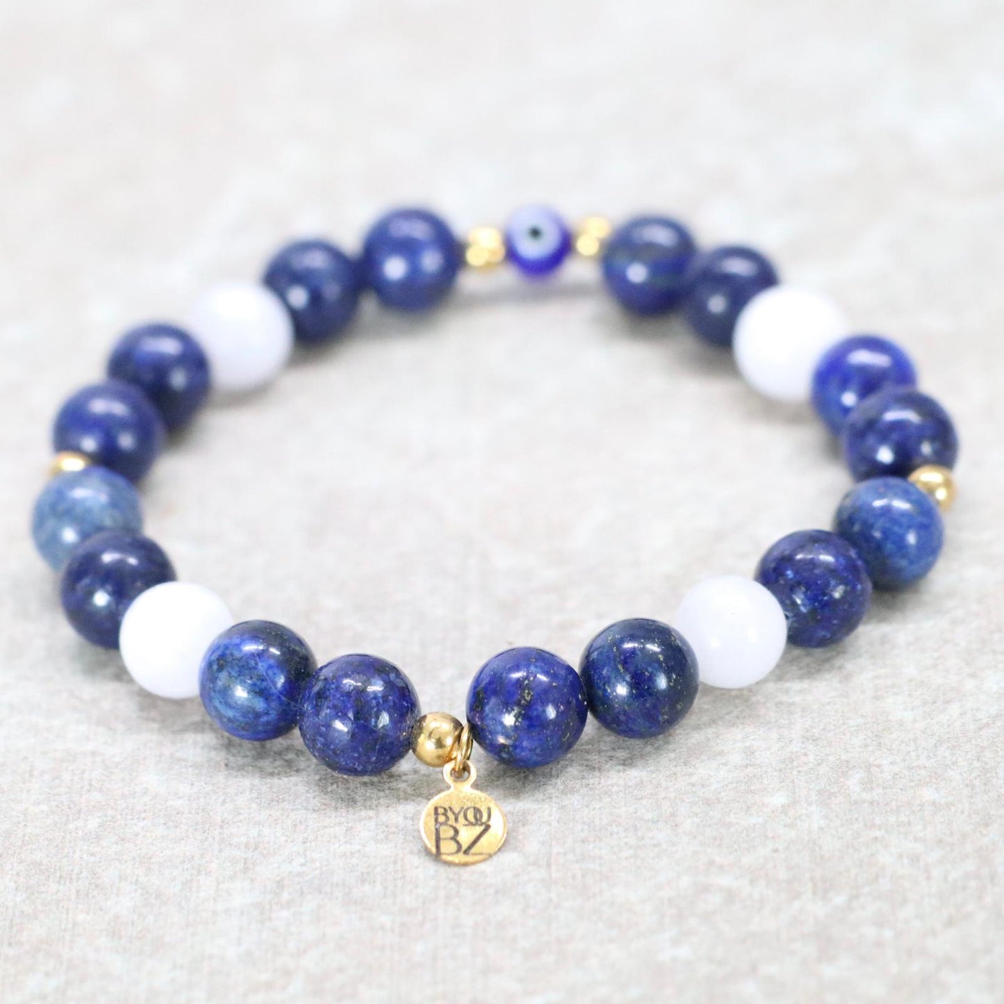 KOS CLARITY | Lapis lazuli & howliet armband | 8mm | Normal Fit